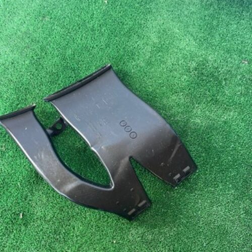 Кронштейн повітряводу верхній правий model x