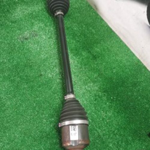 Піввісь задня права/ліва tesla