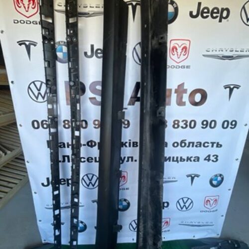 Кріплення лівого порога tesla model x