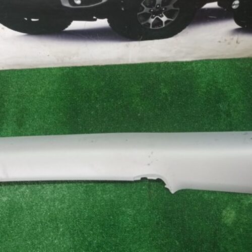 Накладка стійки задня права