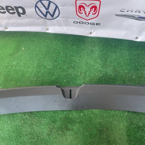 накладка кришки замка багажника tesla