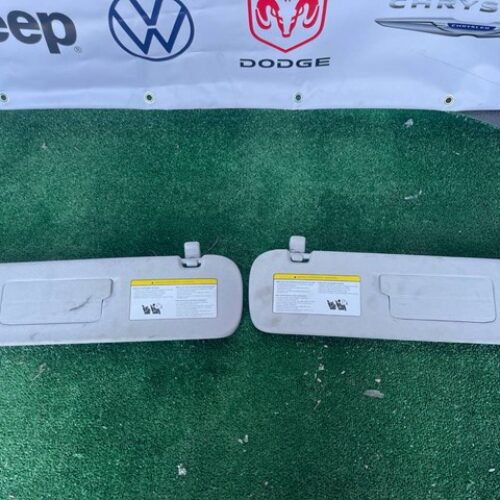 Козирок сонцезахисний правий tesla model 3