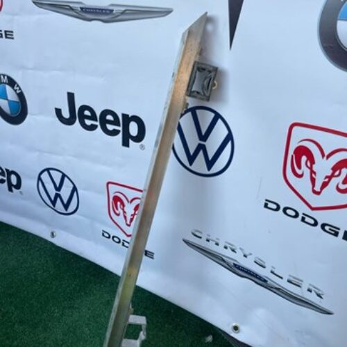 Кронштейн передній бамперу алюмінієвий model 3