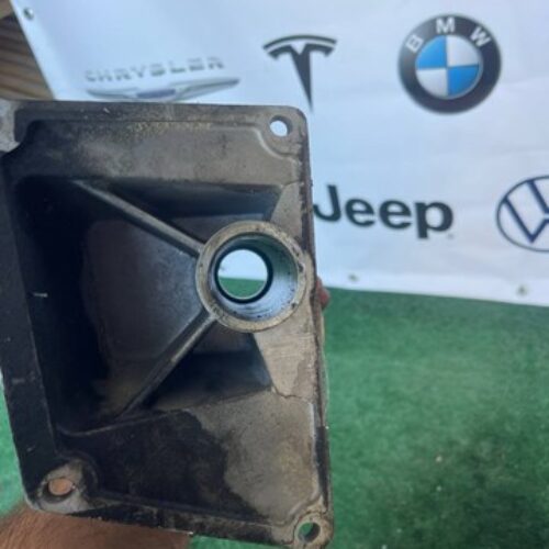 Кронштейн полуосі bmw x5