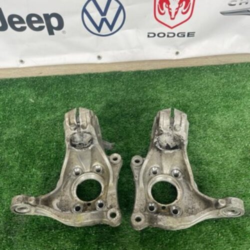 Кулак поворотний передній лівийправий