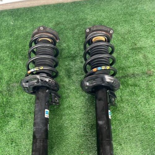 Стійка амортизатора в зборі перед