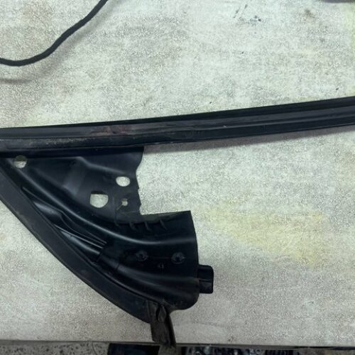 Ущільнювач дверей пер лів passat cc