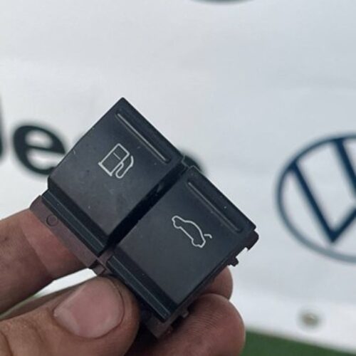 Кнопка відкриття бака та багажника Passat B7 USA