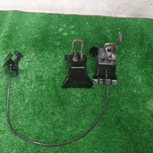 Замок капота правый