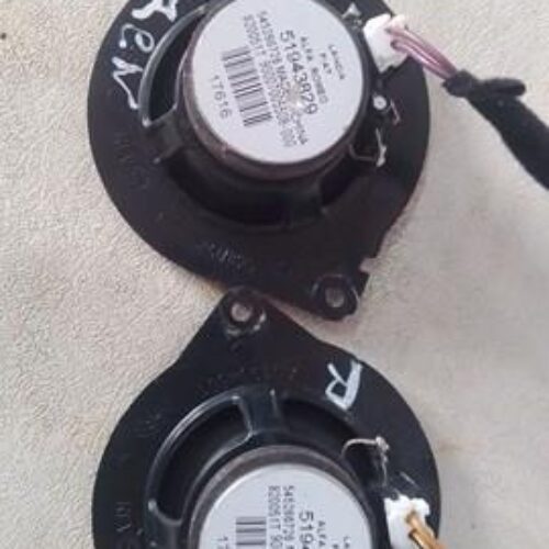 Динамик в торпедо переднюю панель Jeep Renegade, б/у, целый, хорошее звучание, гарантия