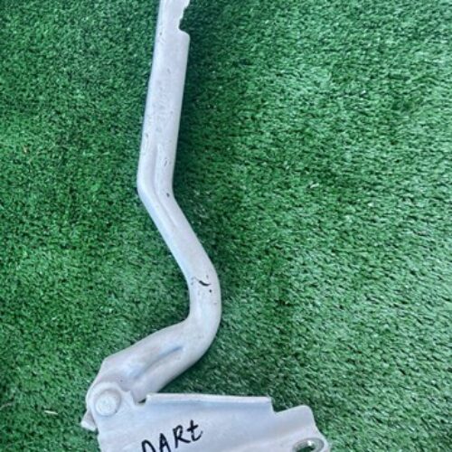 Петля капота