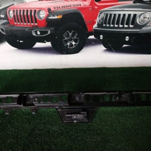 Кріплення заднього бампера центральне